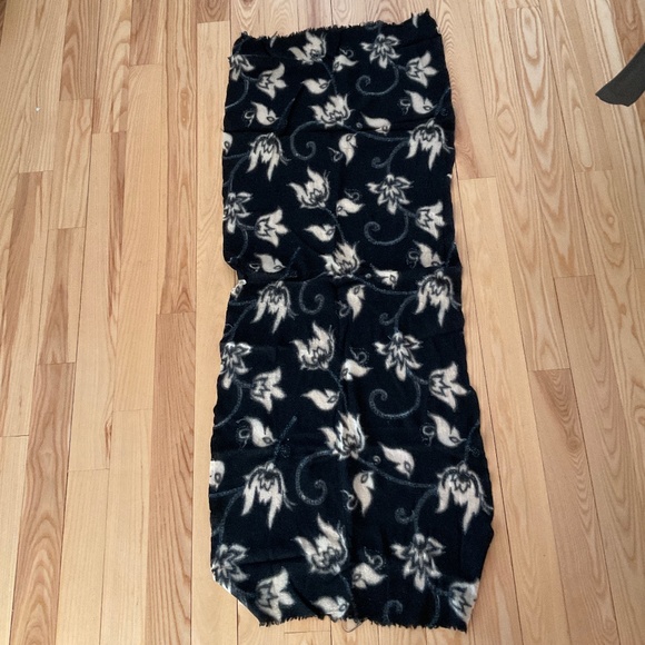 LUCKY Brand Scarf Floral Black - Picture 2 of 4